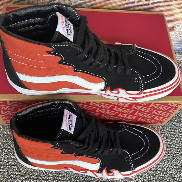 Vans Men’s
Sk8-Hi Flame VN0005UJGWP Sneakers - Picture 3 of 16